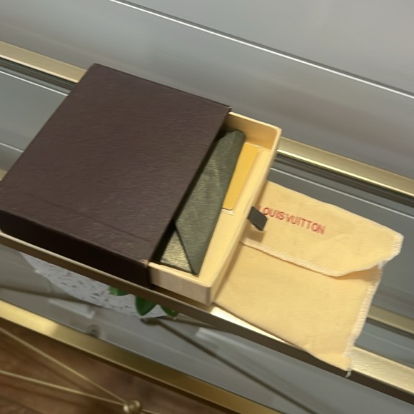 Louis Vuitton Silk scarf - Picture 7 of 8